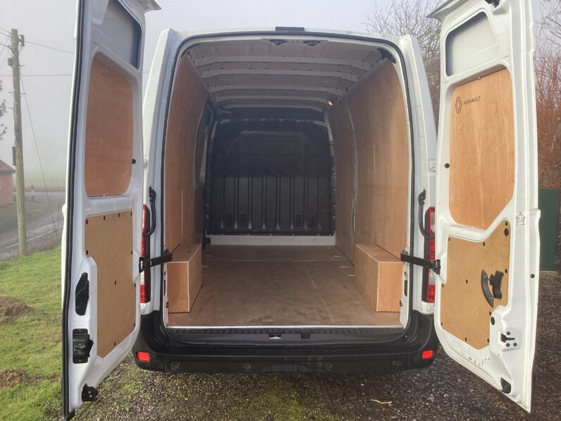 Renault Master AO24 UDZ – MULTIPLE AVAILABLE!