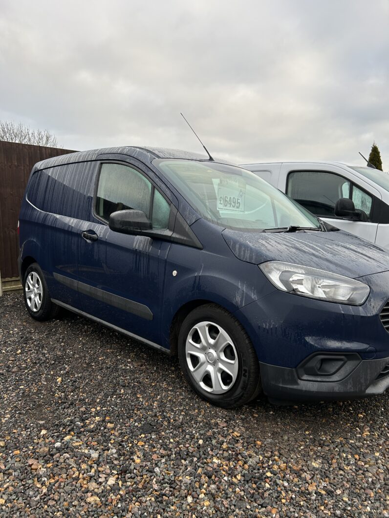 Ford Transit Courier AV20 GGY – MULTIPLE AVAILABLE!