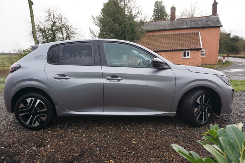 Peugeot 208 PureTech 1.2 GT