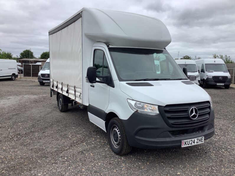 Mercedes Benz Sprinter Luton curtainsider with tail lift