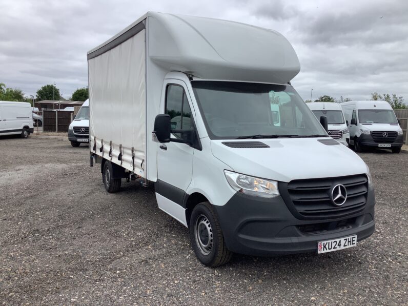 Mercedes Benz Sprinter Luton curtainsider with tail lift