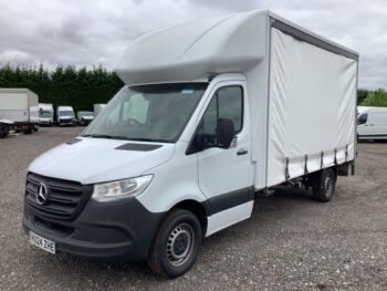 Mercedes Benz Sprinter Luton curtainsider with tail lift