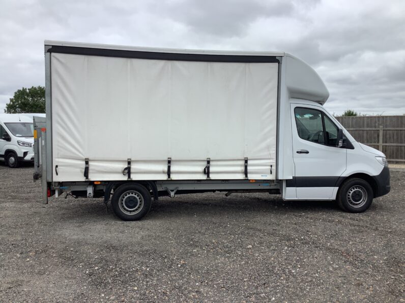 Mercedes Benz Sprinter Luton curtainsider with tail lift