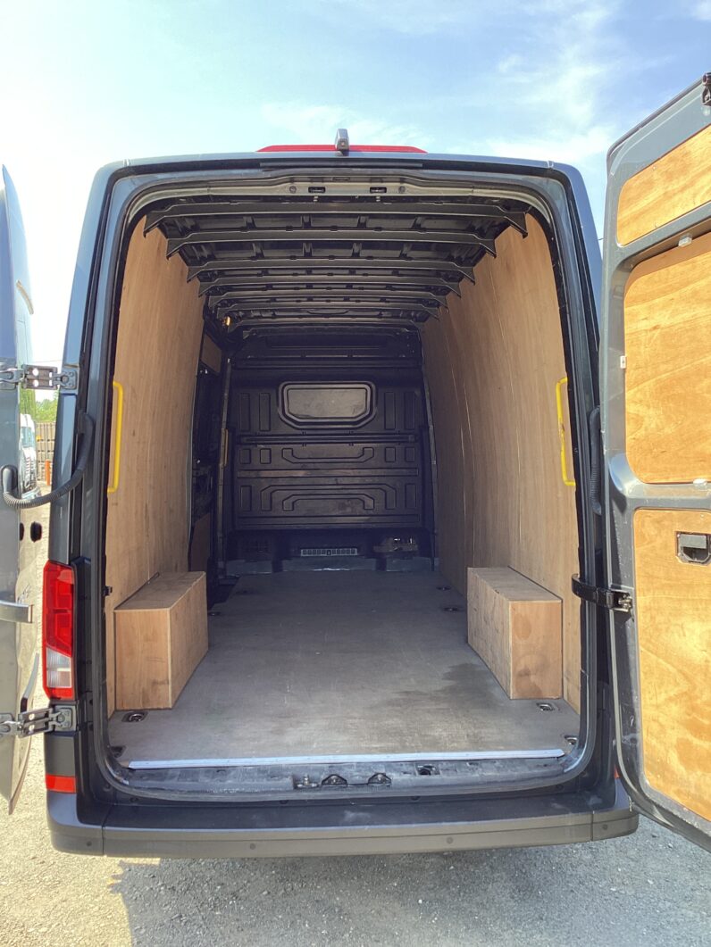 Volkswagen Crafter FWD LWB