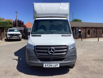 Mercedes Sprinter Luton with Tail Lift – Curtain Side & Solid Side
