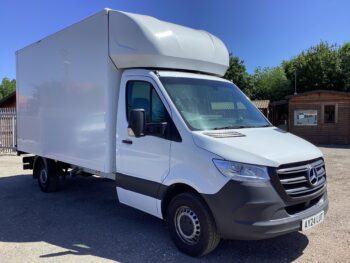 Mercedes Sprinter Luton with Tail Lift – Curtain Side & Solid Side