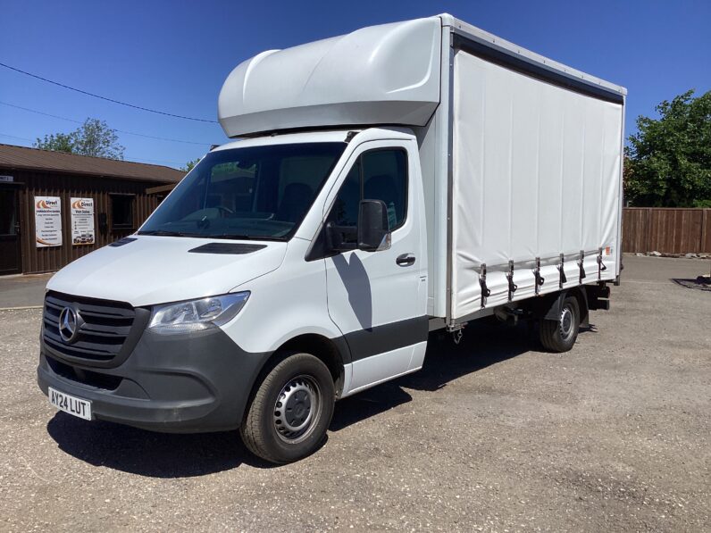 Mercedes Sprinter Luton with Tail Lift – Curtain Side & Solid Side