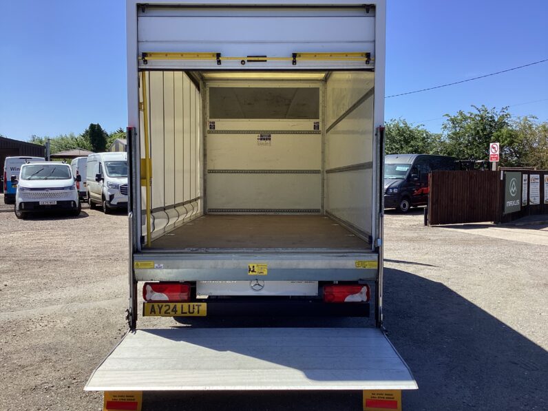 Mercedes Sprinter Luton with Tail Lift – Curtain Side & Solid Side