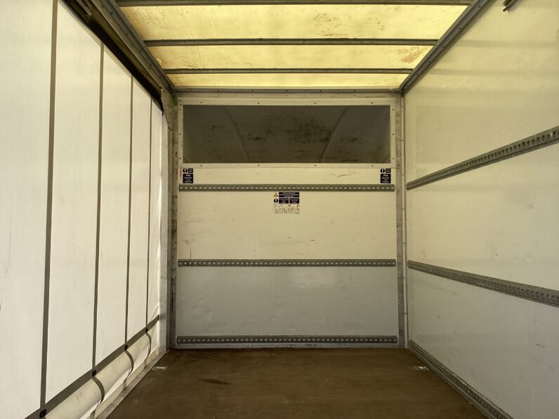 Mercedes Sprinter Luton with Tail Lift – Curtain Side & Solid Side