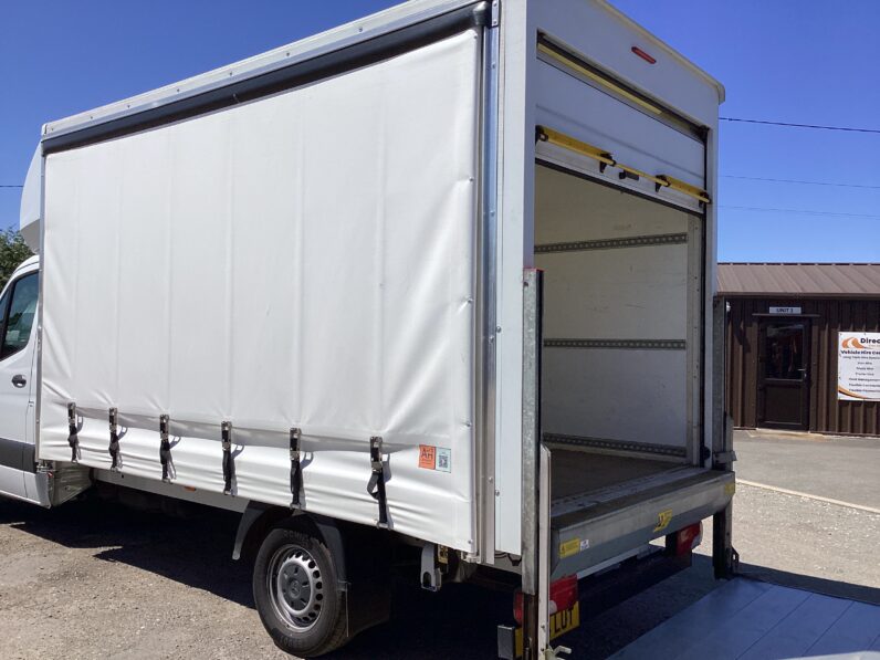 Mercedes Sprinter Luton with Tail Lift – Curtain Side & Solid Side