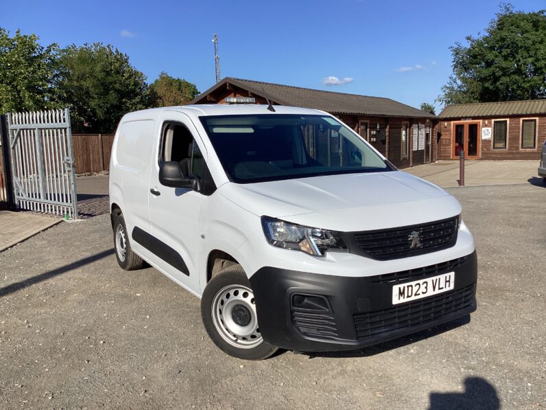 Peugeot Partner 1.5 BlueHDi Professional Premium+ SWB