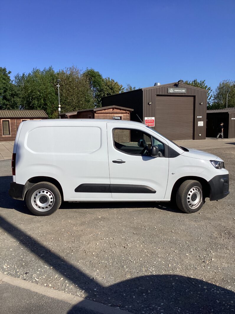 Peugeot Partner 1.5 BlueHDi Professional Premium+ SWB