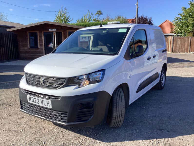Peugeot Partner 1.5 BlueHDi Professional Premium+ SWB