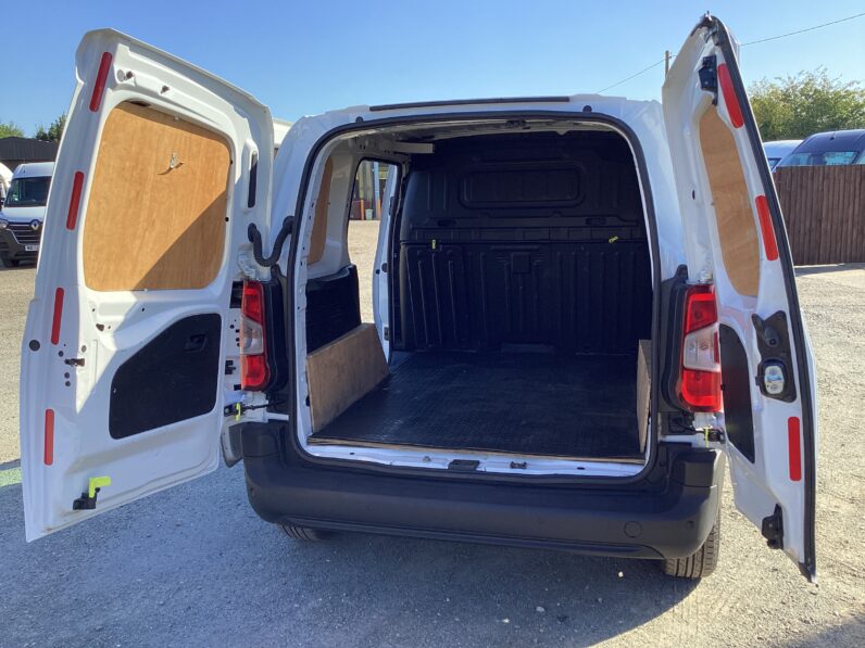 Peugeot Partner 1.5 BlueHDi Professional Premium+ SWB