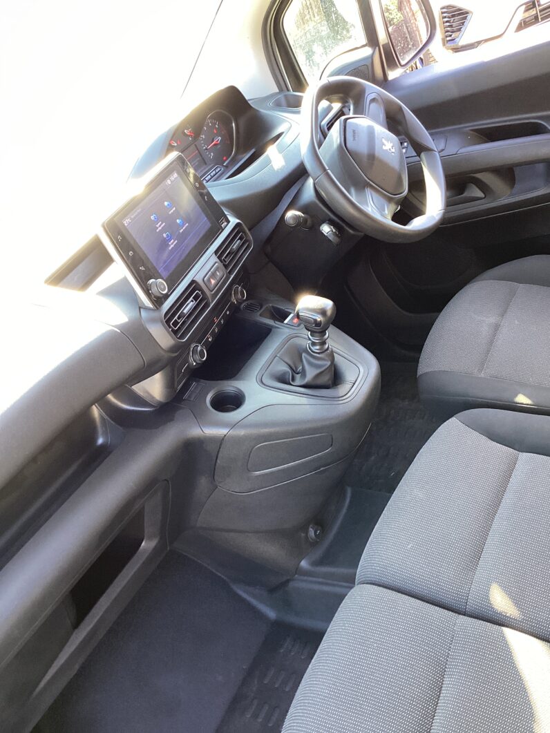 Peugeot Partner 1.5 BlueHDi Professional Premium+ SWB