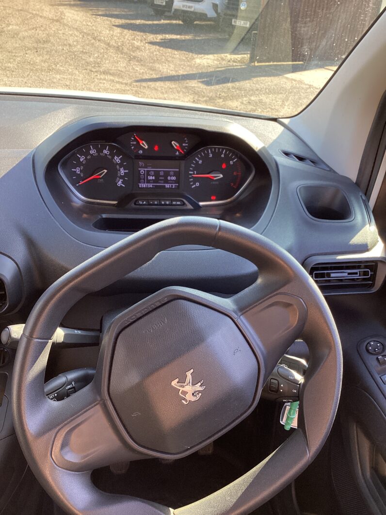 Peugeot Partner 1.5 BlueHDi Professional Premium+ SWB