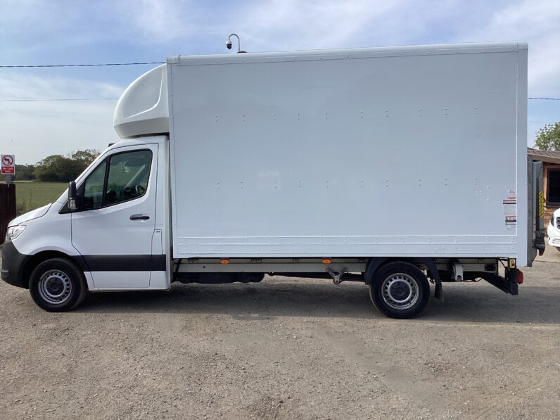 Mercedes-Benz Sprinter 315 L3 Progressive Luton Van