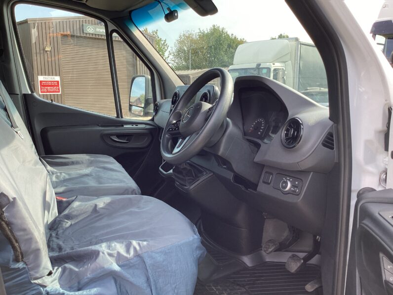 Mercedes-Benz Sprinter 315 L3 Progressive Luton Van