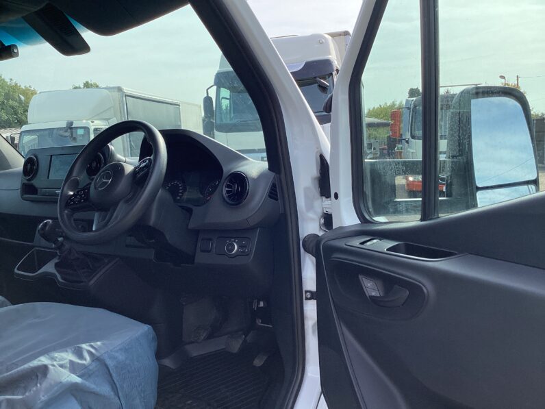 Mercedes-Benz Sprinter 315 L3 Progressive Luton Van