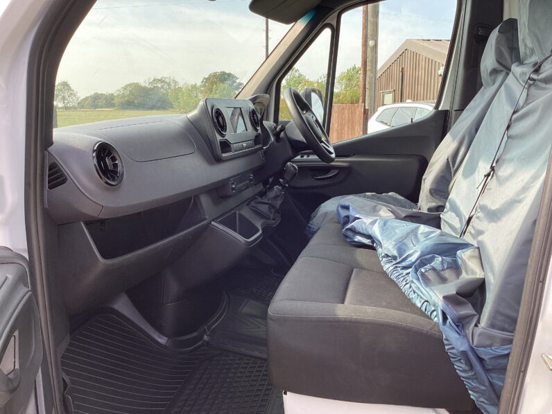 Mercedes-Benz Sprinter 315 L3 Progressive Luton Van