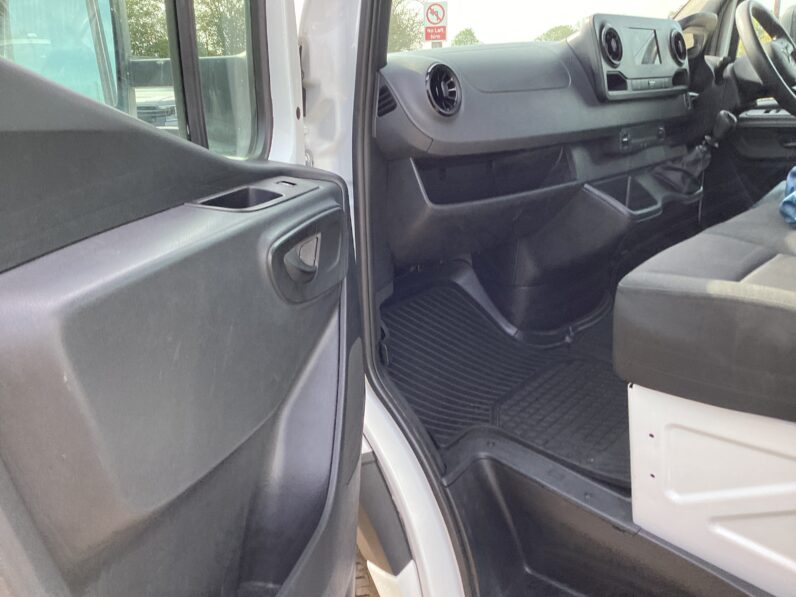 Mercedes-Benz Sprinter 315 L3 Progressive Luton Van