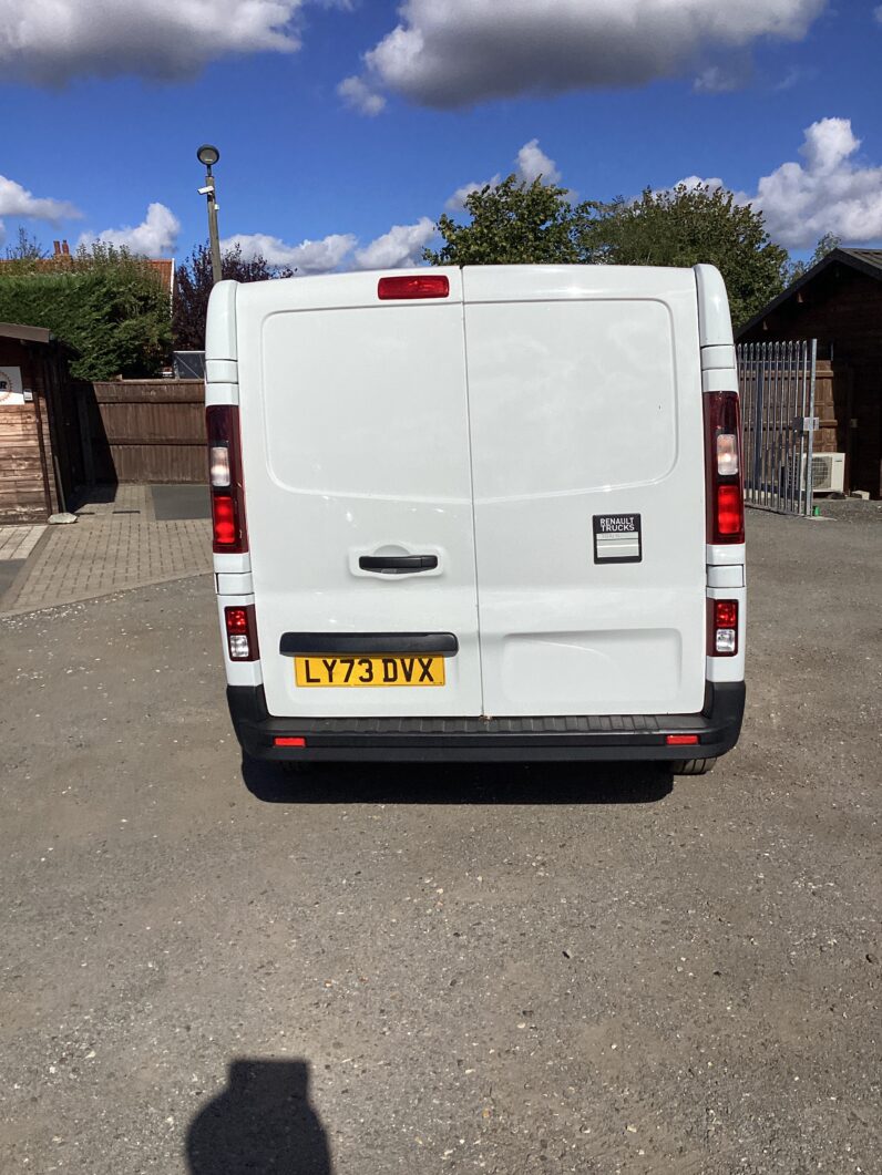 Renault Trucks Trafic L1 DIESEL FWD dCi 110 3T H1 Red Edition