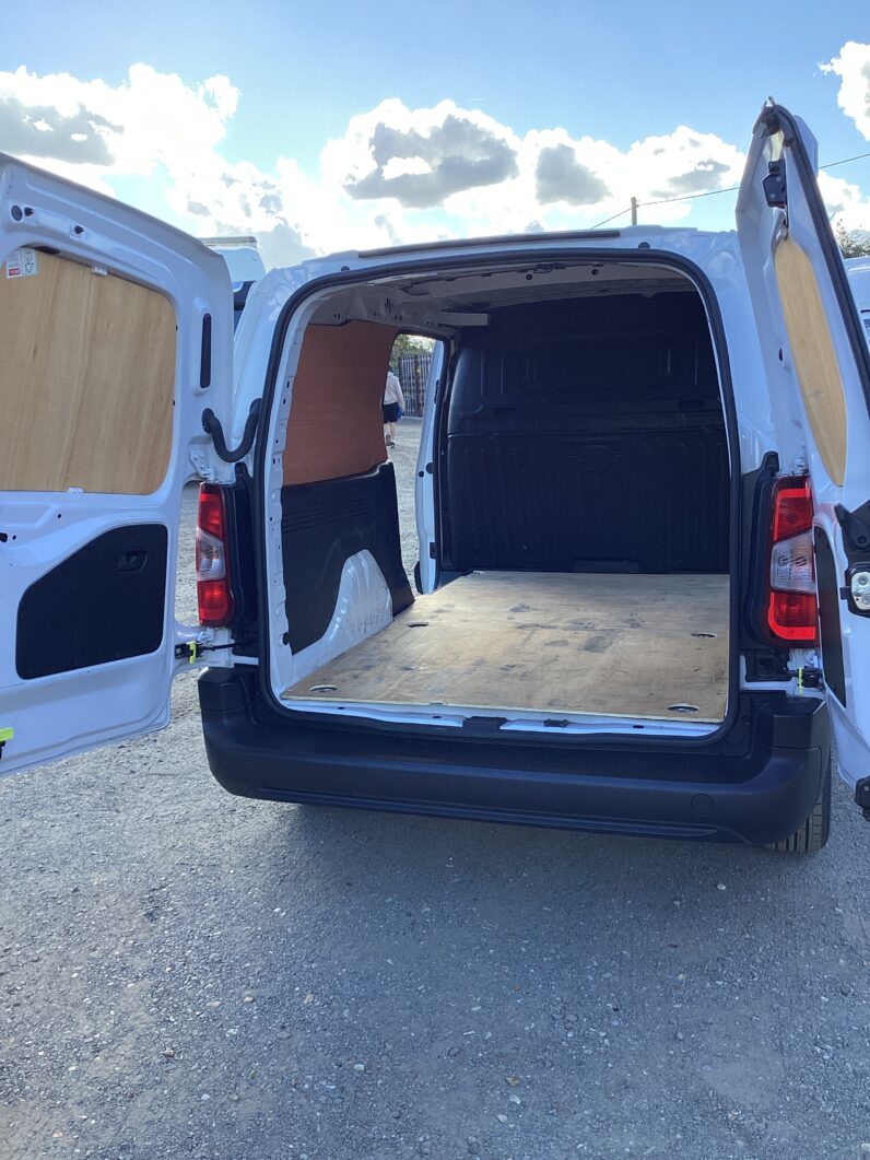 Vauxhall Combo 1.5 Turbo D 2300 Prime L2 H1