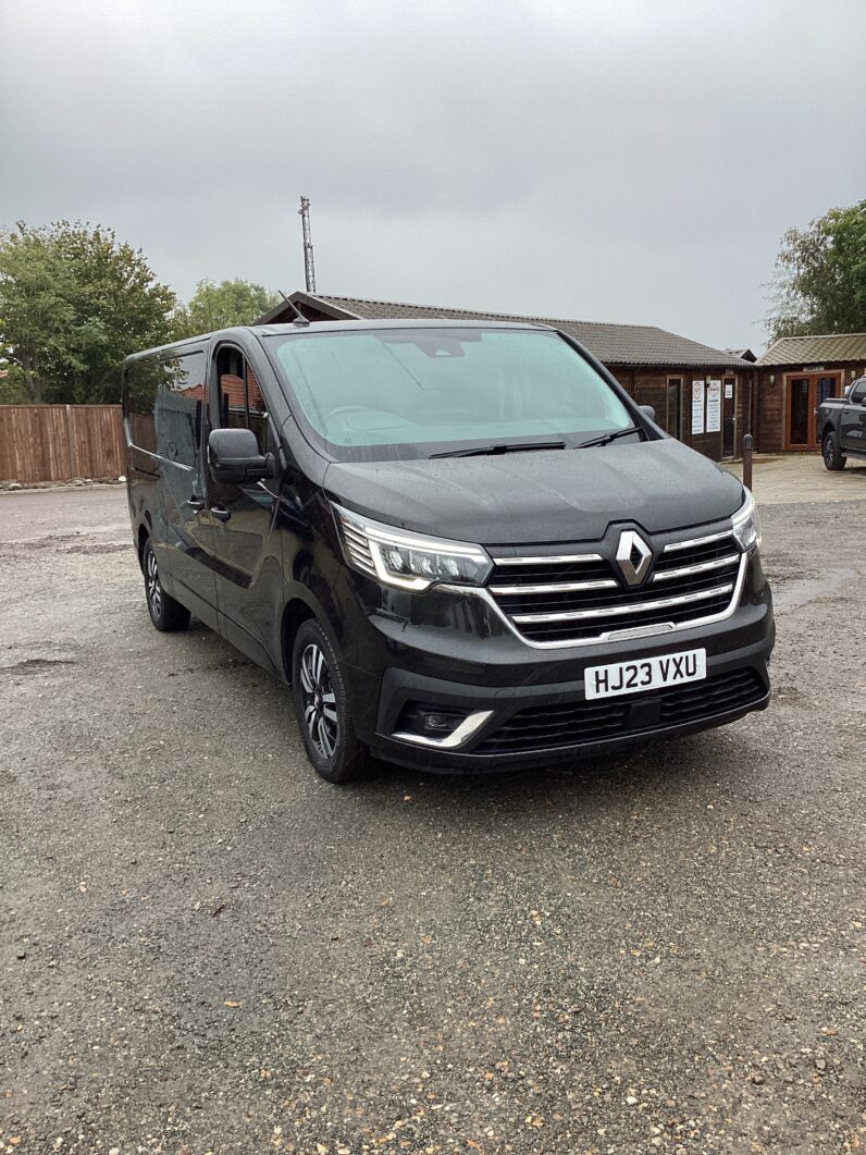 Renault Trafic 2.0 dCi Blue LL30 Sport+ Crew Van L2 H1 Euro 6 (s/s) 6dr