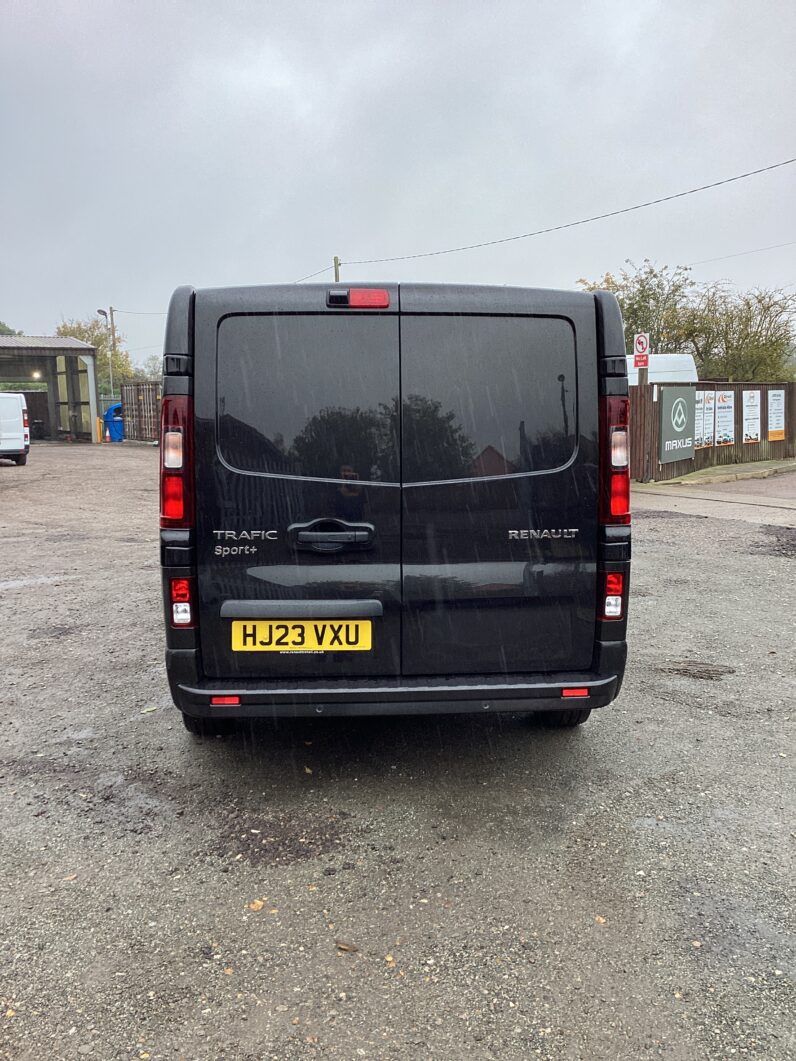 Renault Trafic 2.0 dCi Blue LL30 Sport+ Crew Van L2 H1 Euro 6 (s/s) 6dr
