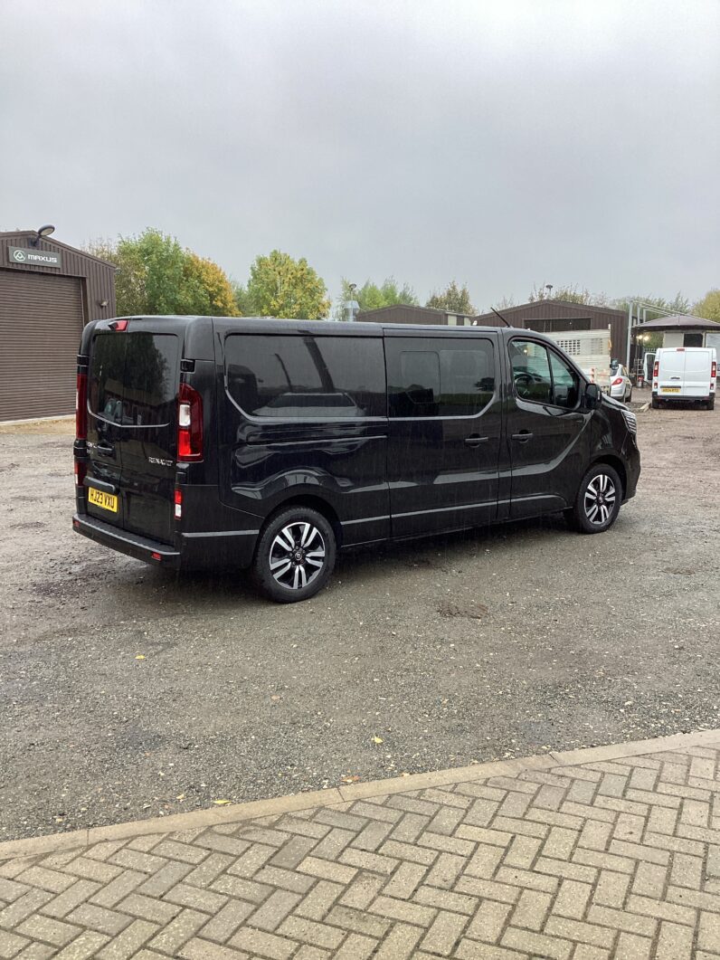 Renault Trafic 2.0 dCi Blue LL30 Sport+ Crew Van L2 H1 Euro 6 (s/s) 6dr