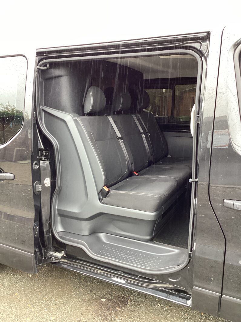 Renault Trafic 2.0 dCi Blue LL30 Sport+ Crew Van L2 H1 Euro 6 (s/s) 6dr